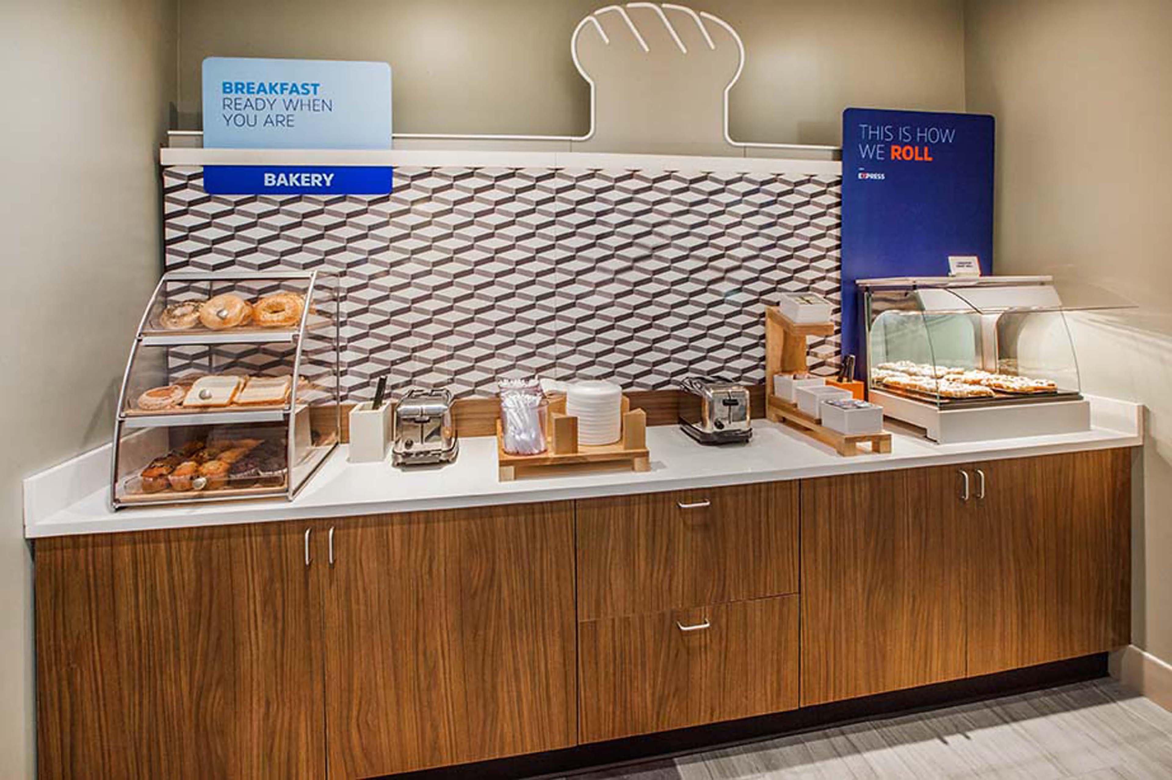 Holiday Inn Express Alva By Ihg Exterior foto